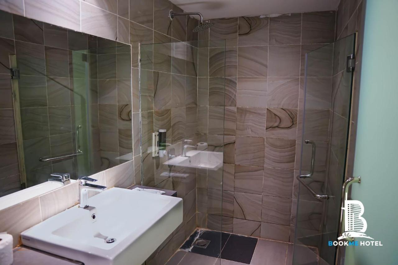 Bookme Hotel Джохор-Бару Екстер'єр фото